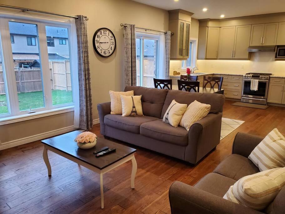 4 Bd Family Retreat Villa Stratford Kültér fotó
